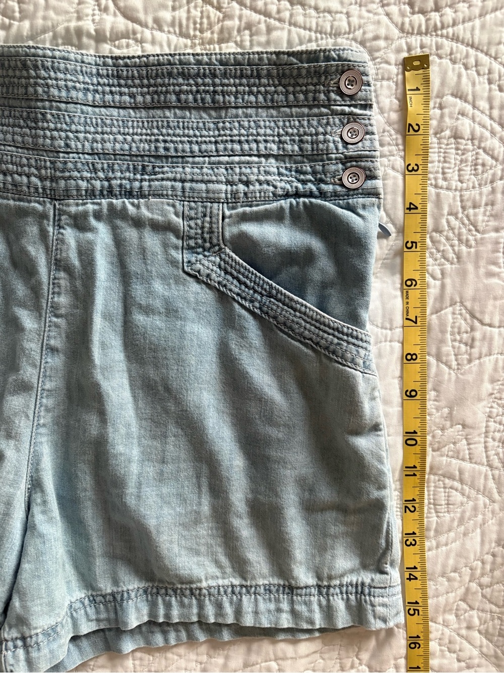 Anthropologie Light Blue Smocked Waist Denim Shorts - Size 8 - Picture 8 of 10